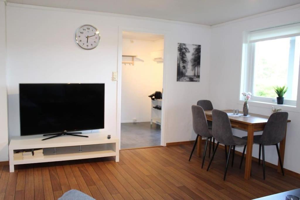 Romslig Og Fin Leilighet 17 Min Til Kristiansand Centrum Nodeland Exterior photo